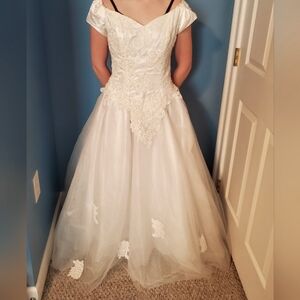 Womens wedding dress and veil